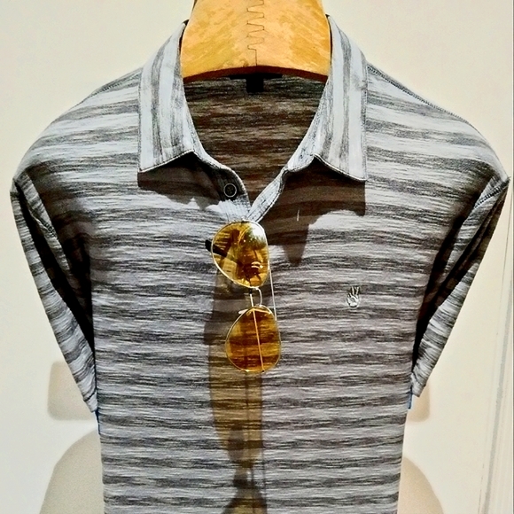 🆕🔥 SOLD!! John Varvatos Horizontal Stripe Grey Short Sleeve Polo - Picture 2 of 8